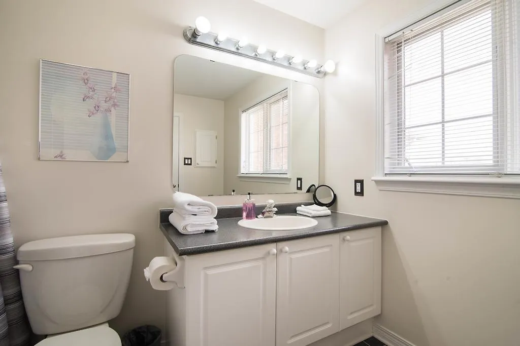 Kashy Homes Luxury Home With Hot Tub Ottawa 0*,