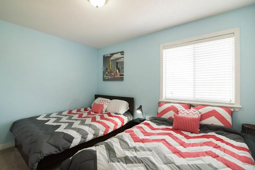 Kashy Homes Luxury Home With Hot Tub Ottawa Holiday home