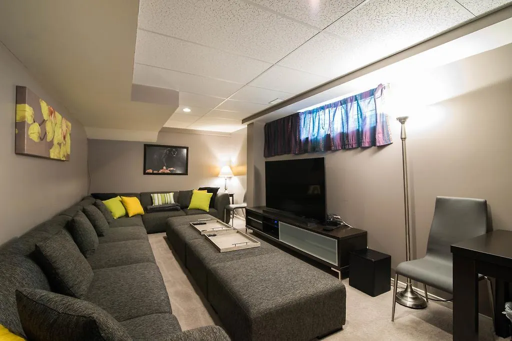 Kashy Homes Luxury Home With Hot Tub Ottawa