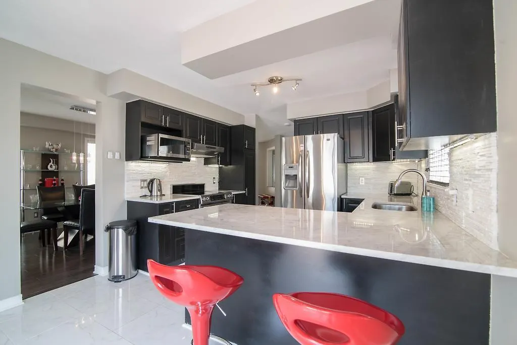 Kashy Homes Luxury Home With Hot Tub Ottawa 0*,  Canada