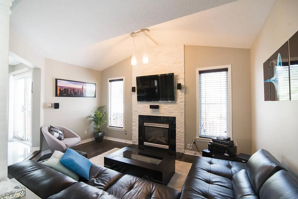 Kashy Homes Luxury Home With Hot Tub Ottawa